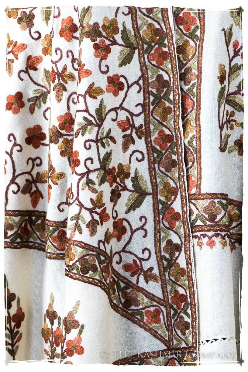 Française Amoureuse de Vignes Cannes Shawl