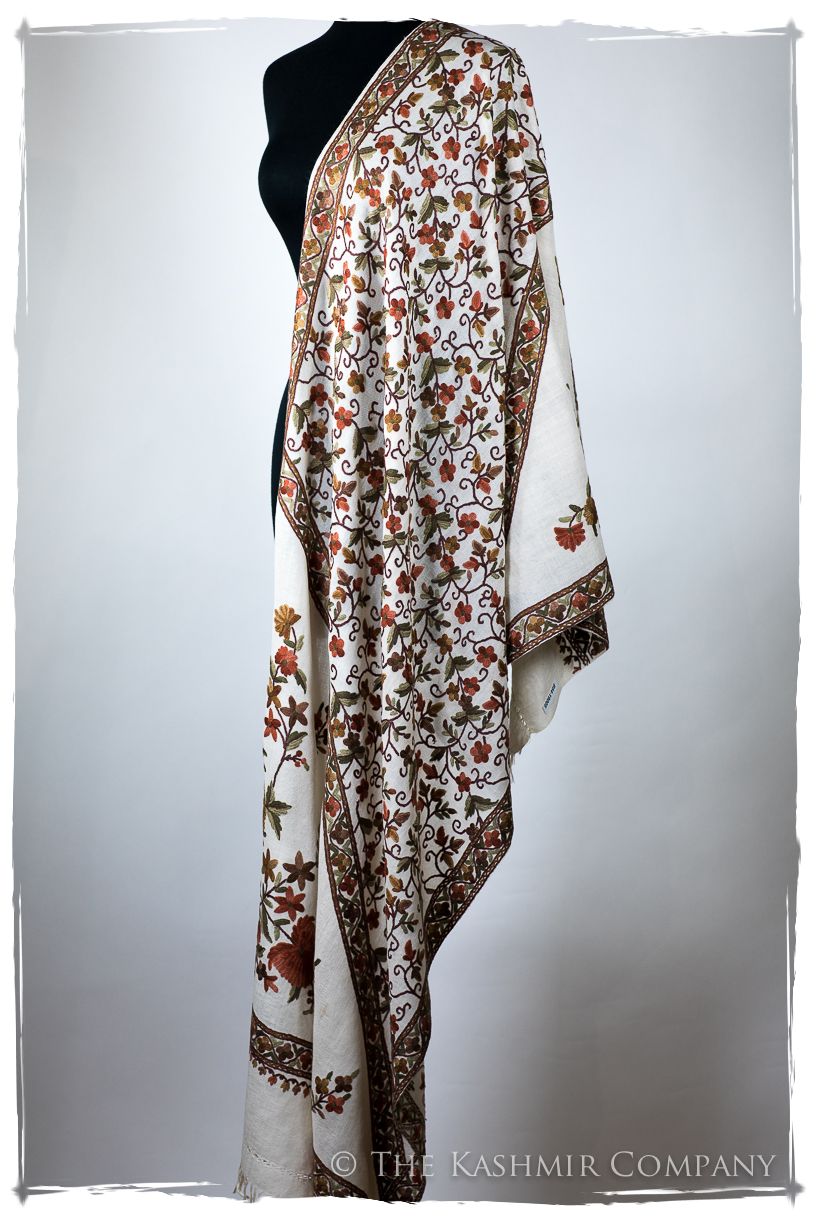 Française Amoureuse de Vignes Cannes Shawl