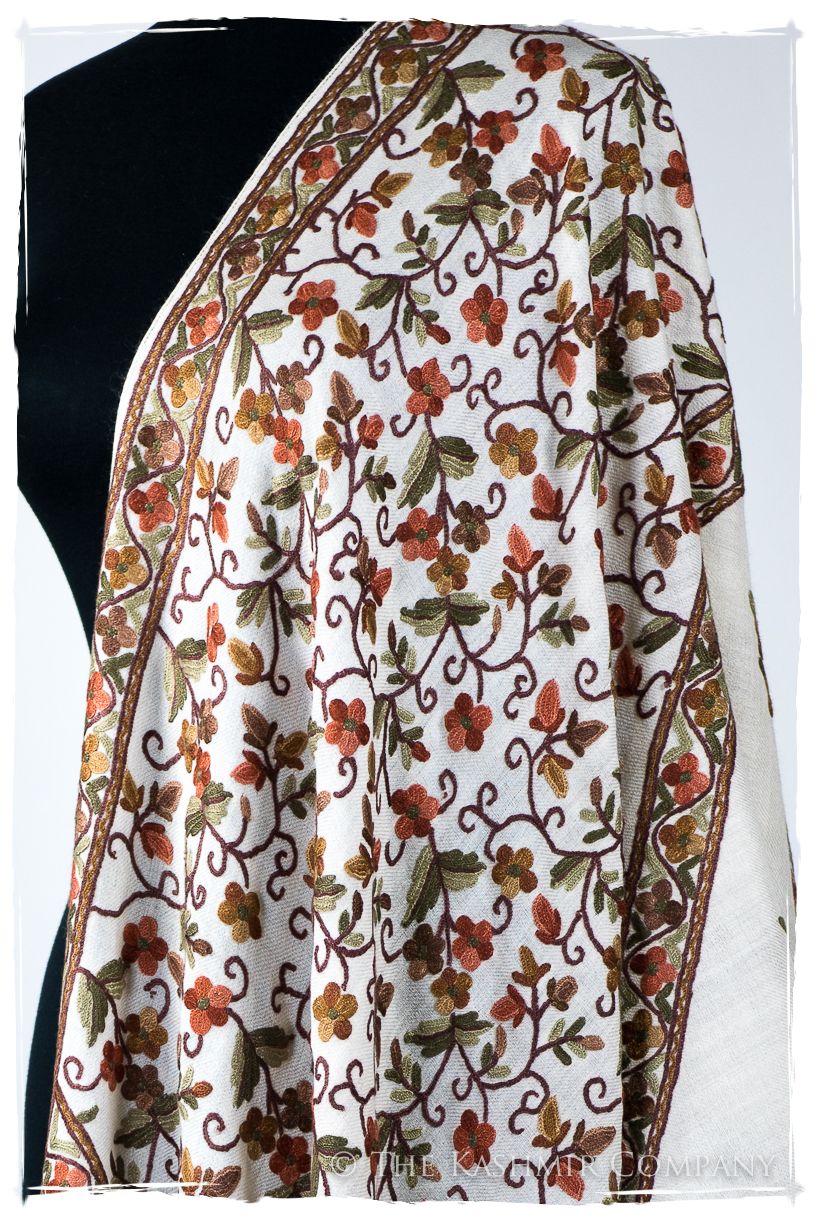 Française Amoureuse de Vignes Cannes Shawl