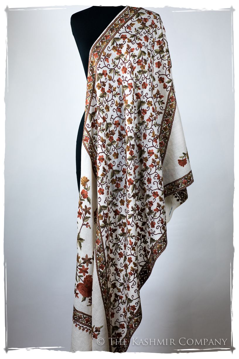 Française Amoureuse de Vignes Cannes Shawl