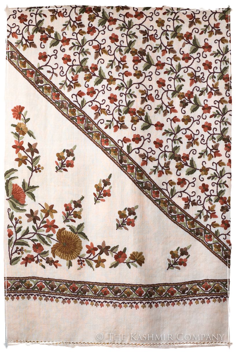 Française Amoureuse de Vignes Cannes Shawl