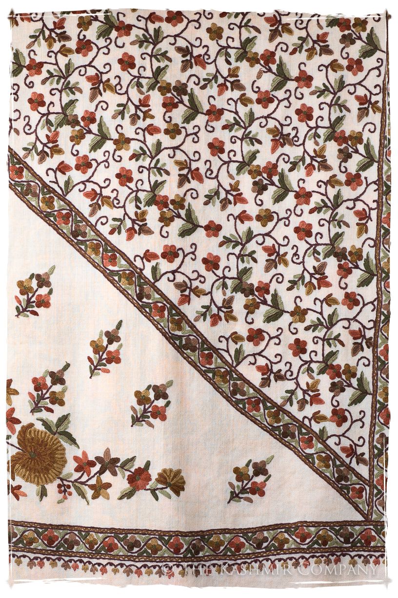 Française Amoureuse de Vignes Cannes Shawl