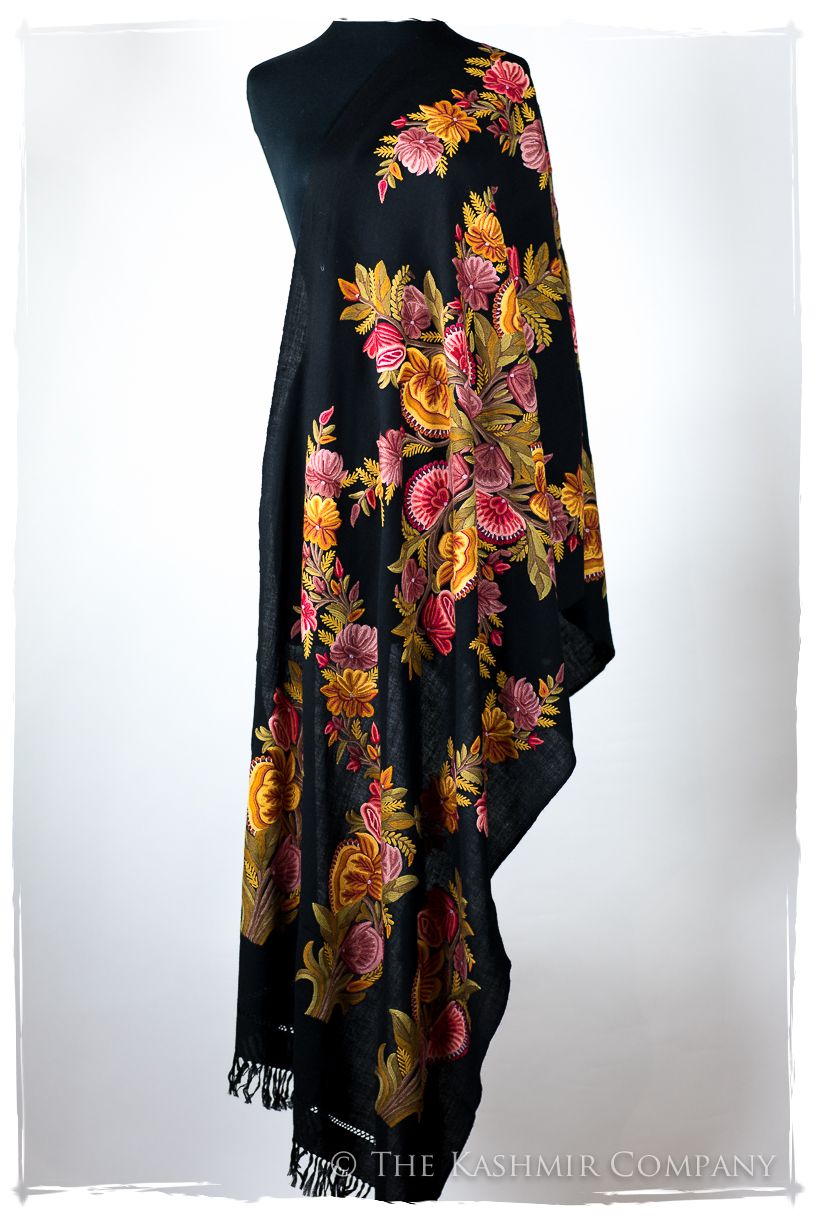 Royauté Française Amoureuse de Caroline Cannes Shawl
