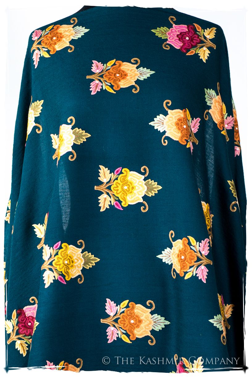 Amoureuse de Aurelie Cannes Shawl