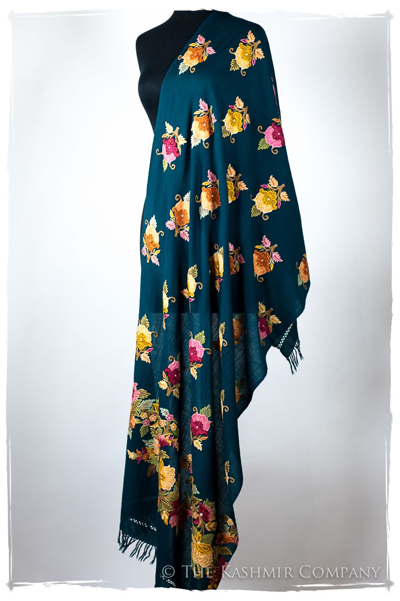 Amoureuse de Aurelie Cannes Shawl