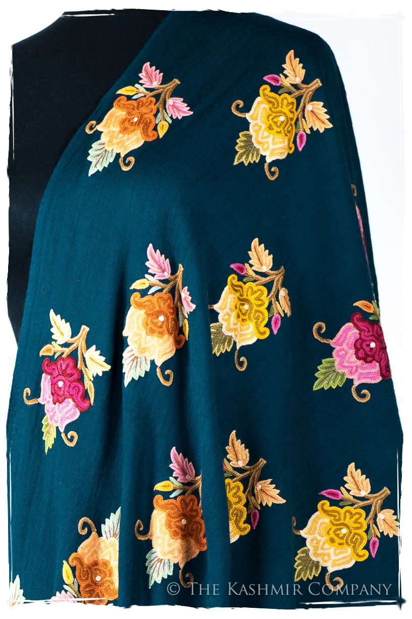 Amoureuse de Aurelie Cannes Shawl