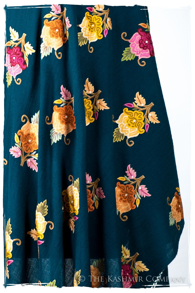 Amoureuse de Aurelie Cannes Shawl