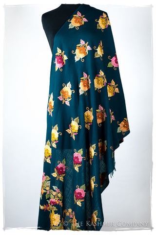 Amoureuse de Aurelie Cannes Shawl