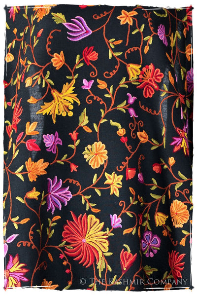Française Emmanuelle Jardin Noir Antoinette Shawl