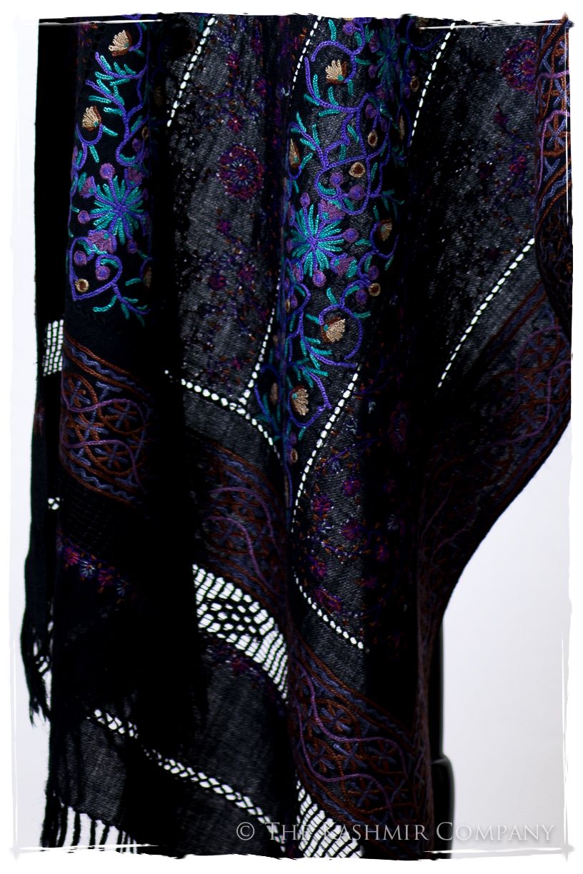 Trois Embroideries Soirée Héritage Bleu Française Antiquaires Shawl