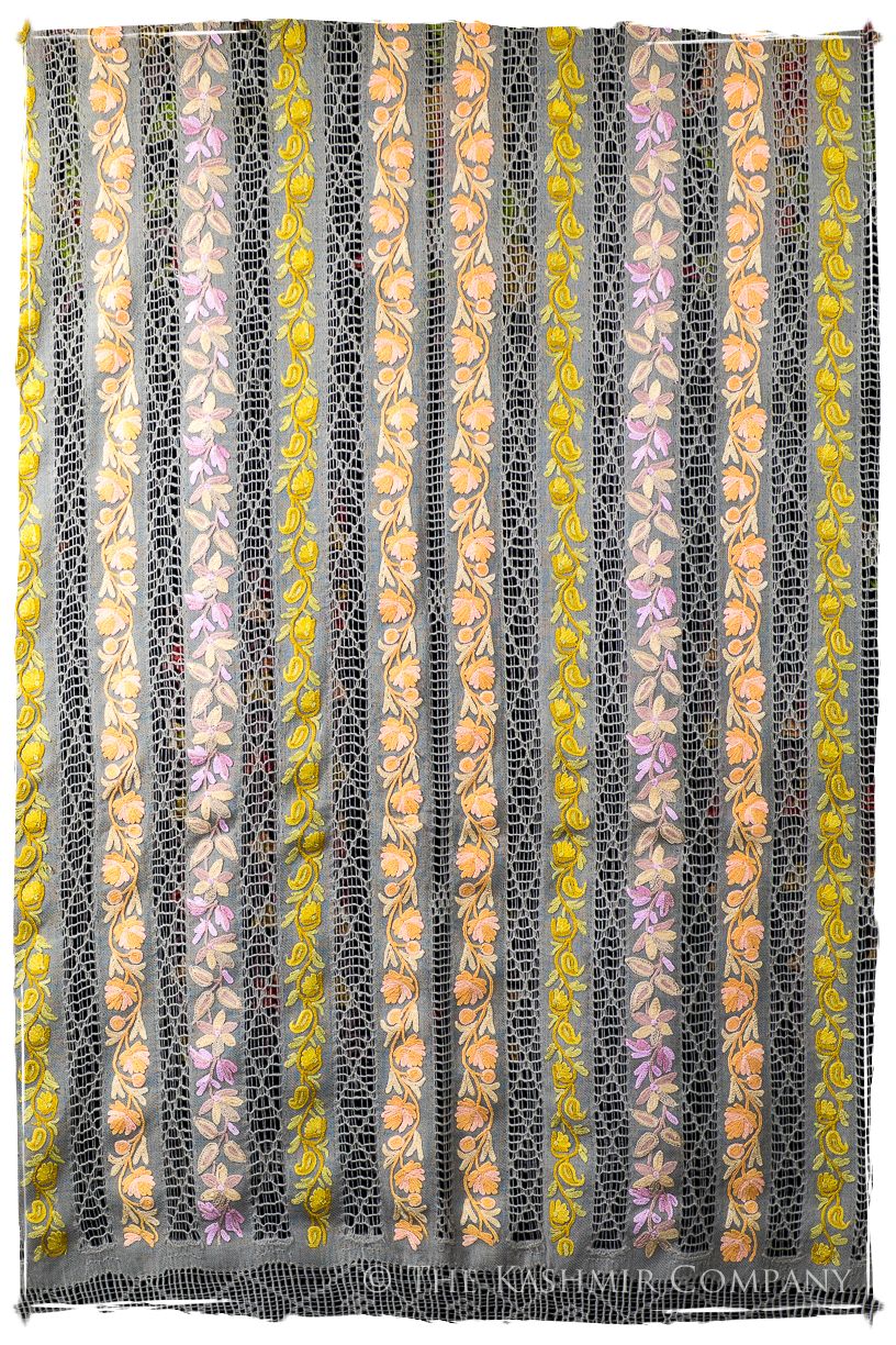 Jardin de Vignes Broderie Française Ficelle Tirée Notre Dame Shawl