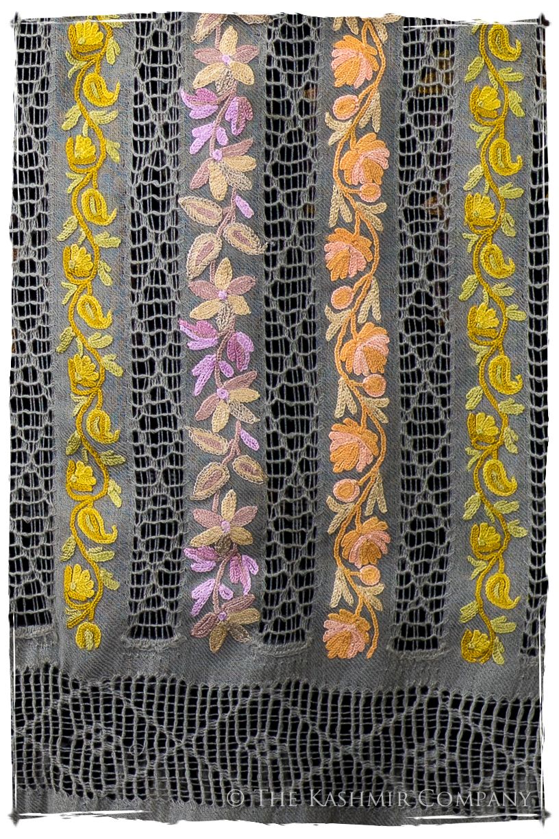 Jardin de Vignes Broderie Française Ficelle Tirée Notre Dame Shawl