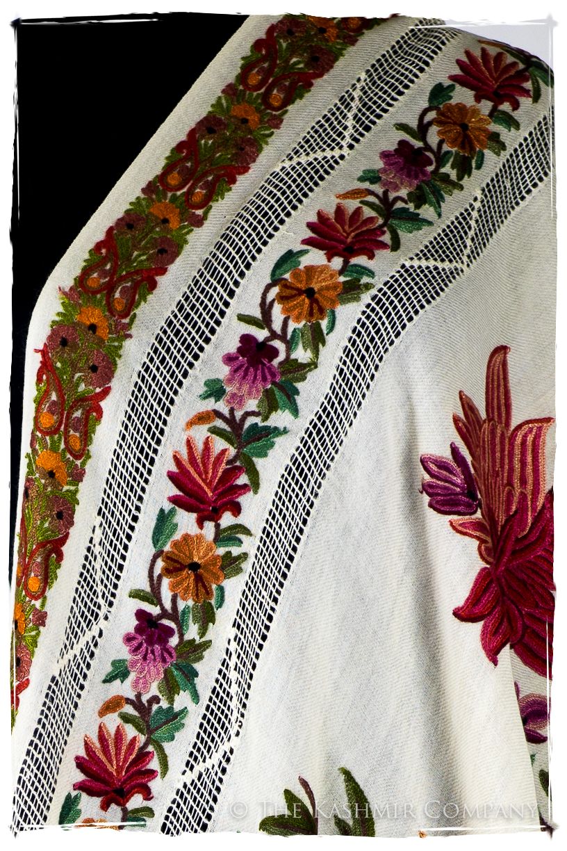 Broderie à cordes tirées Vine Rose Ivorie Pauline Shawl