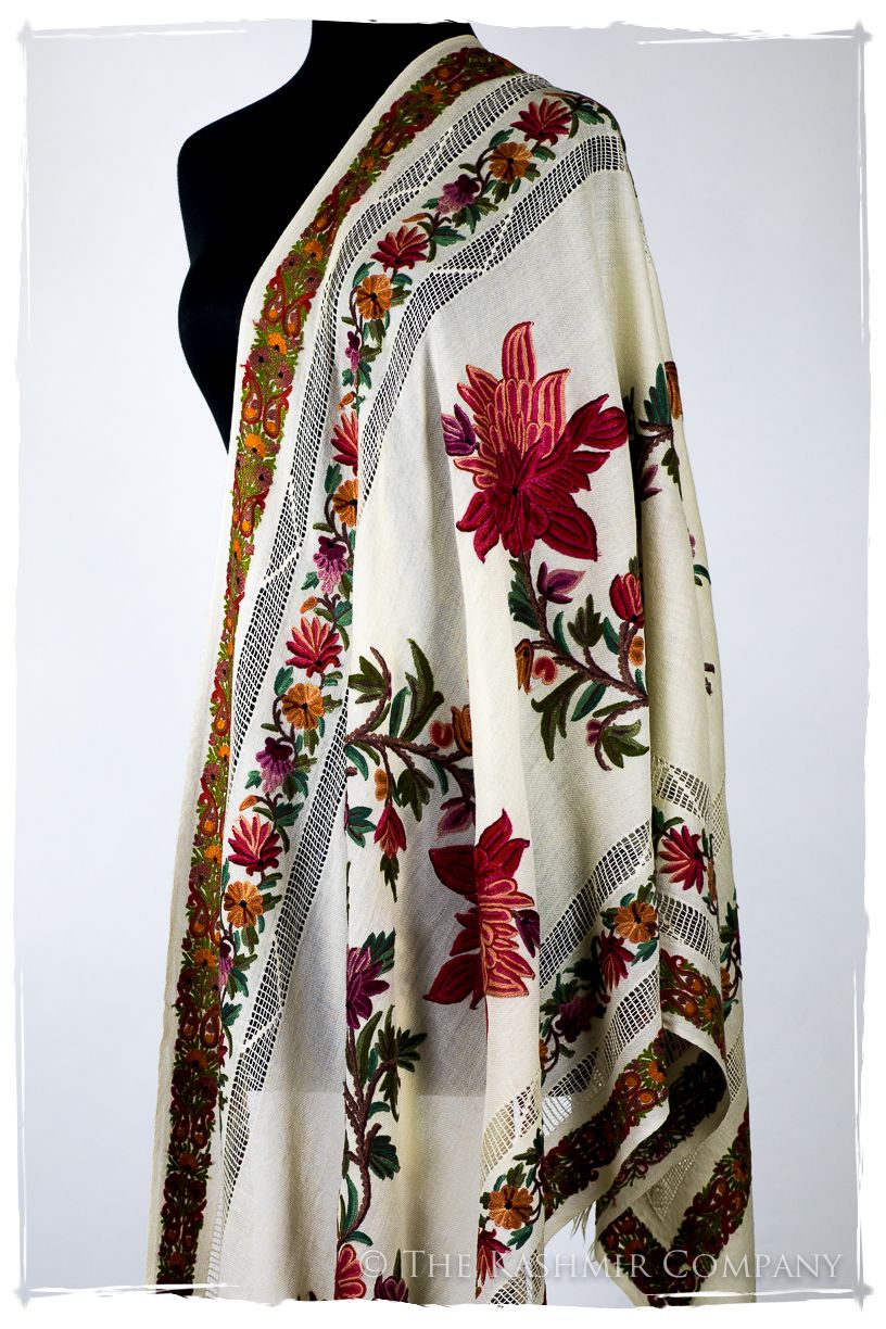 Broderie à cordes tirées Vine Rose Ivorie Pauline Shawl