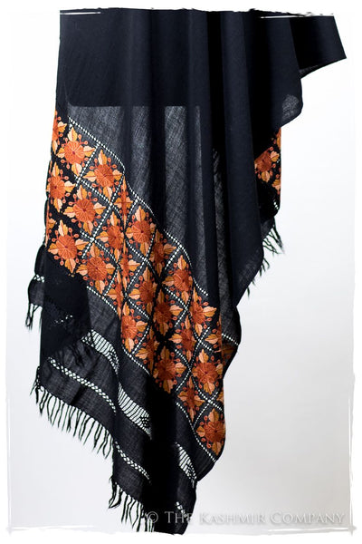 Broderie à cordes tirées Macaroon Noir Trois Frontières Shawl