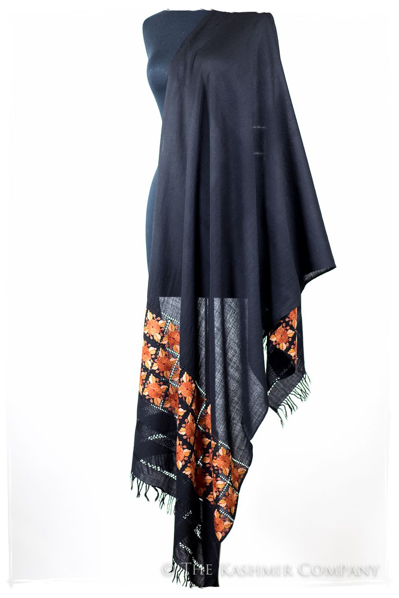 Broderie à cordes tirées Macaroon Noir Trois Frontières Shawl