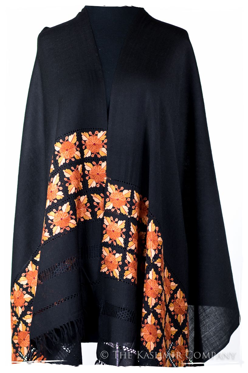 Broderie à cordes tirées Macaroon Noir Trois Frontières Shawl