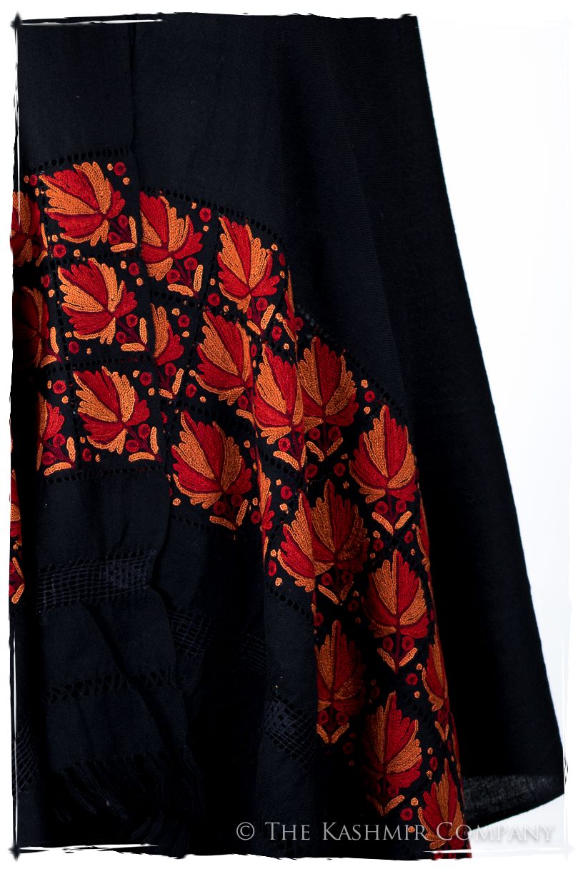 Broderie à cordes tirées Maple Noir Trois Frontières Shawl