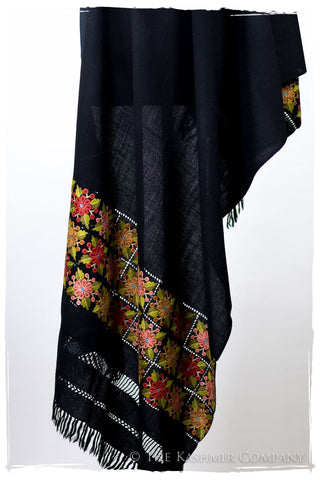 Broderie à cordes tirées Azalea Noir Trois Frontières Shawl