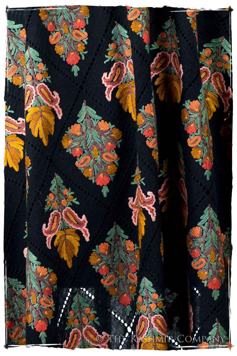 Les Nouvelles Fil Dessiné Paris Bouquet Maple Noir Shawl