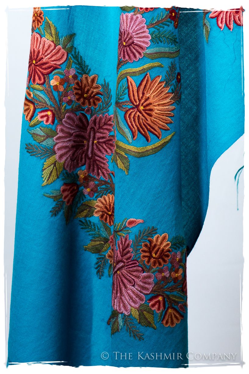 Française Bouquet de Roses Mélanie Provence Shawl