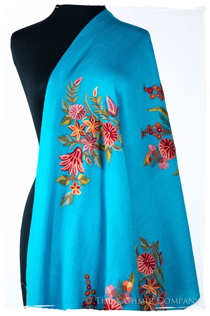 Française Bouquet de Roses Mélanie Provence Shawl