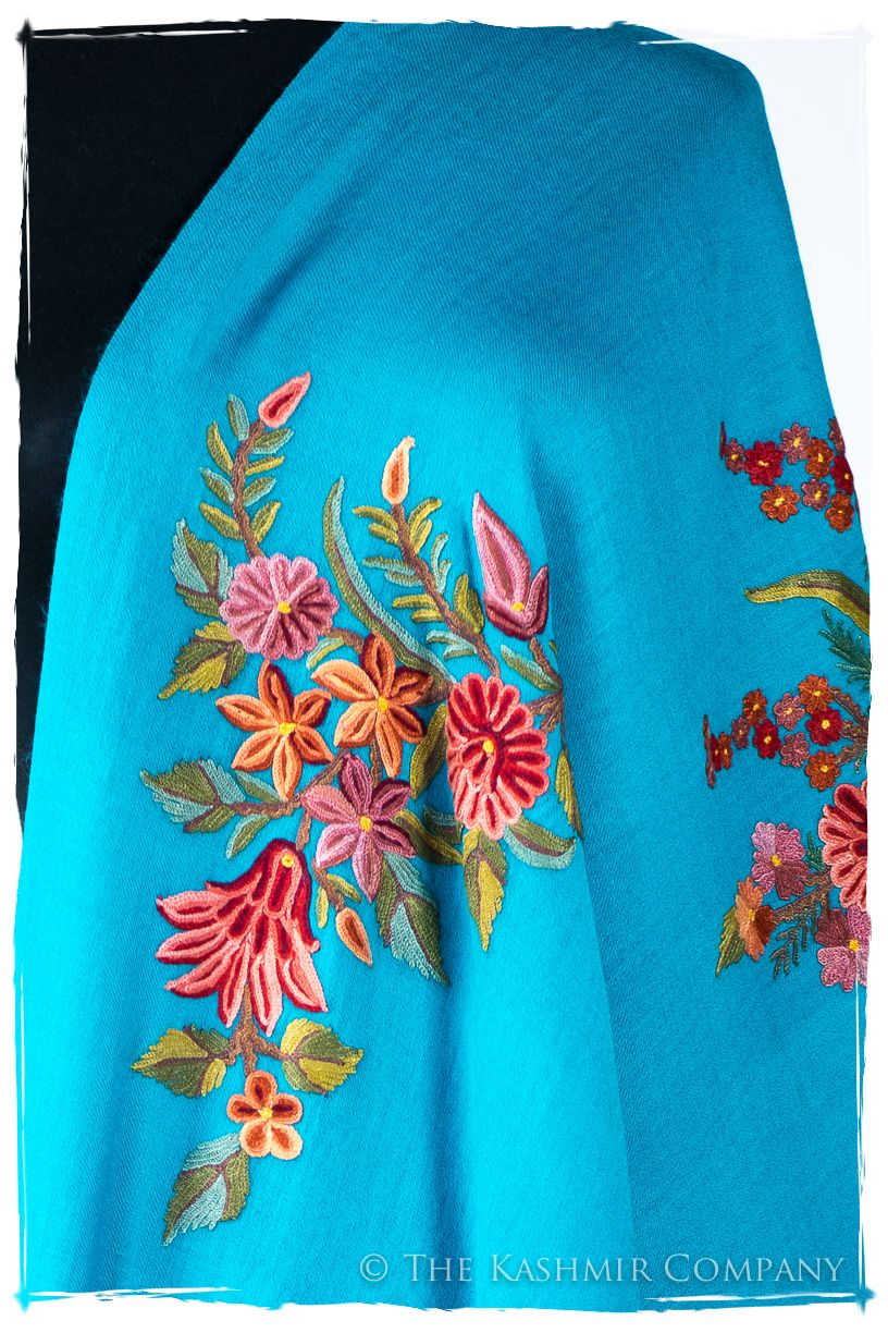 Française Bouquet de Roses Mélanie Provence Shawl