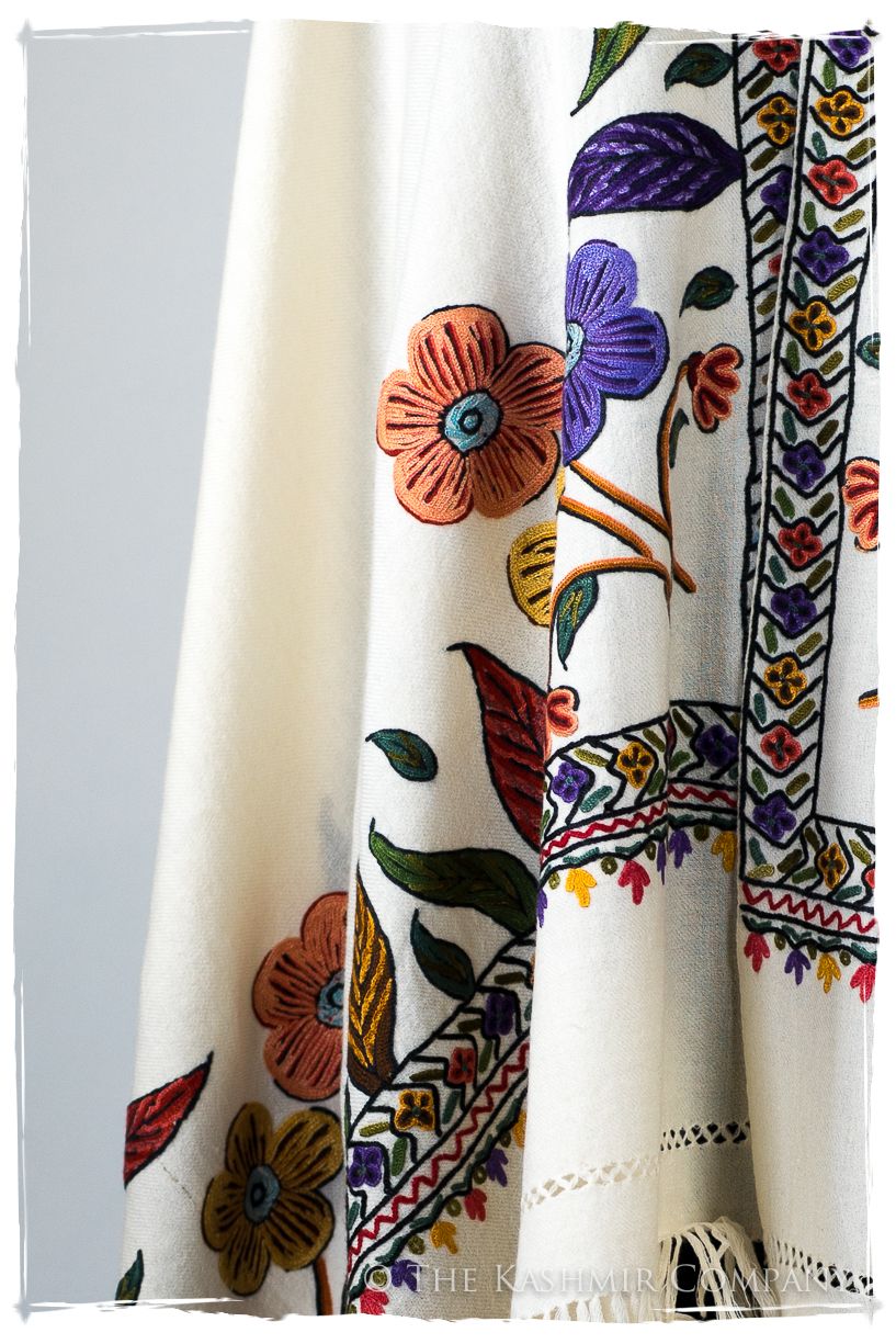 Françoise Frontière Belle Saison d'ivoire Shawl