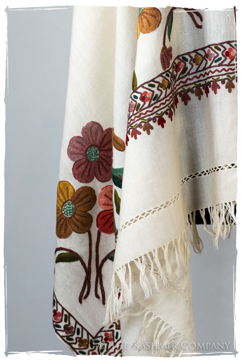 Geneviève Frontière Belle Saison d'ivoire Shawl