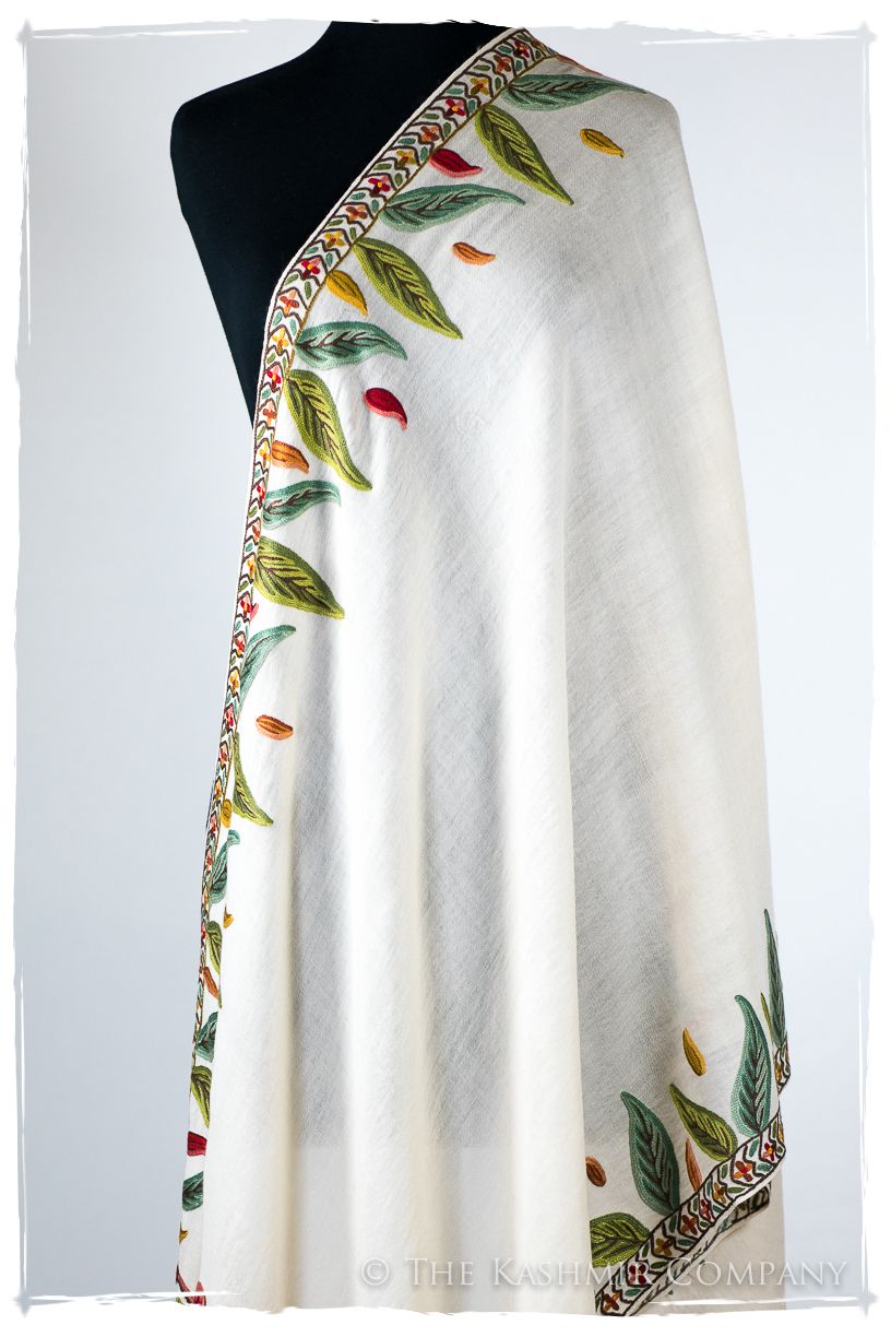 Luciennè Frontière Belle Saison d'ivoire Shawl