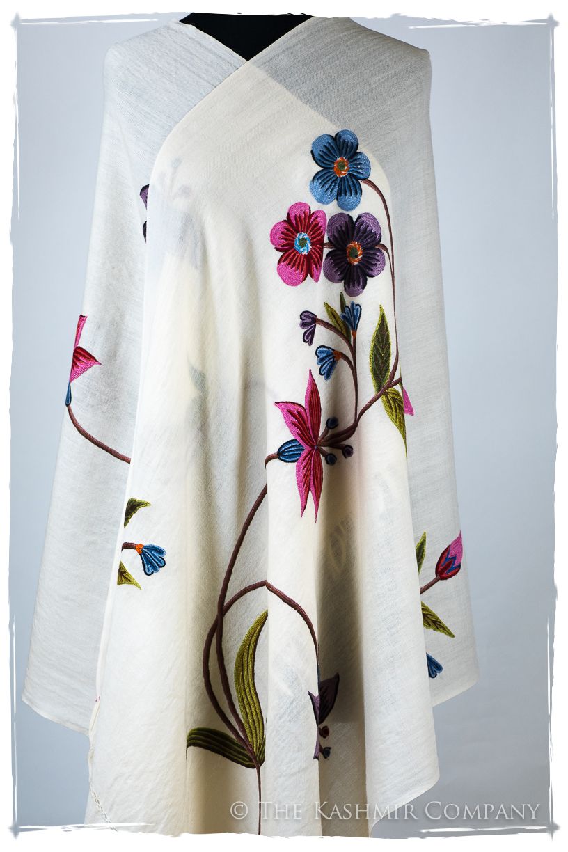 Pauline Je Ne Sais Quoi Shawl