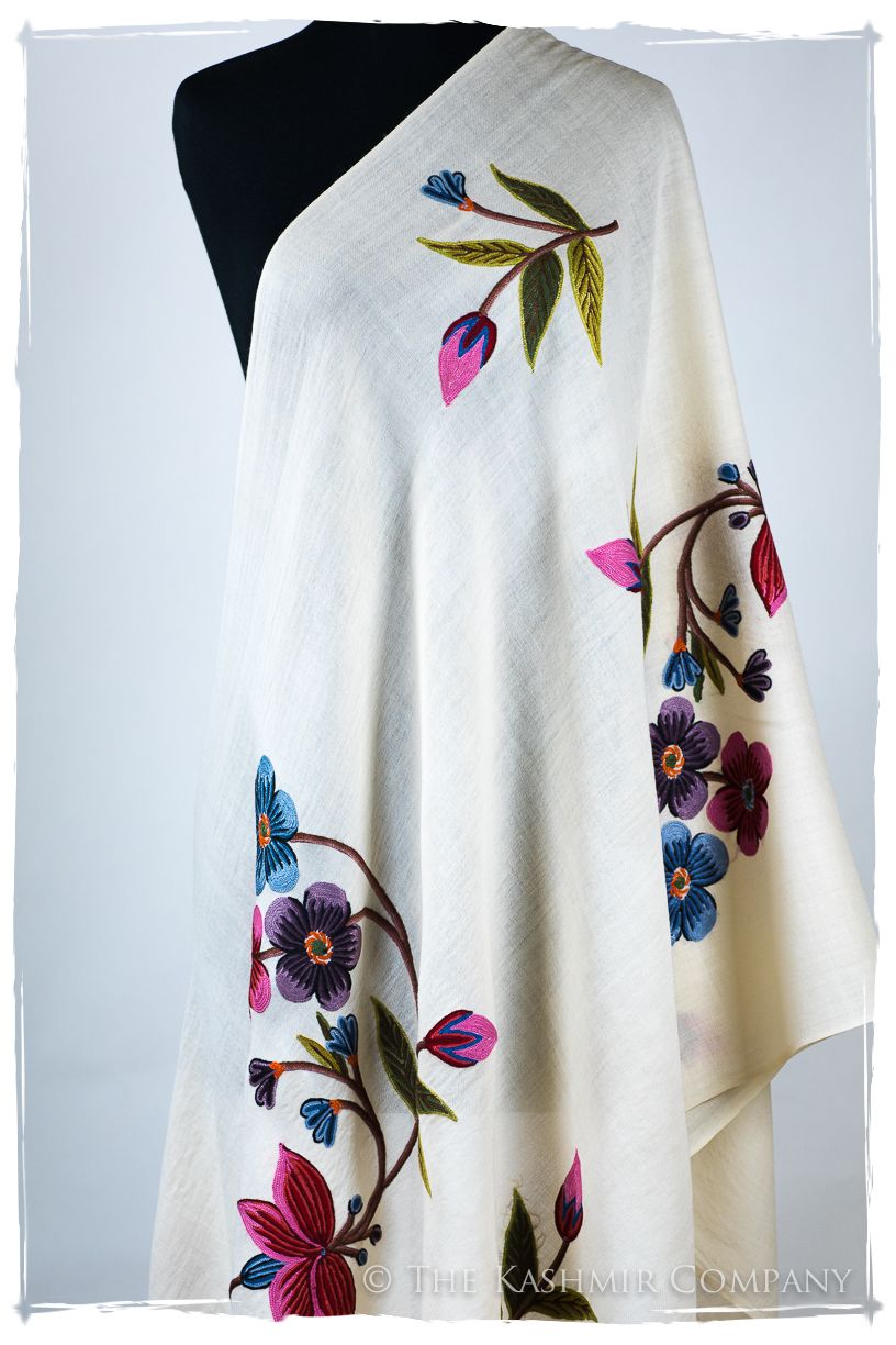 Pauline Je Ne Sais Quoi Shawl