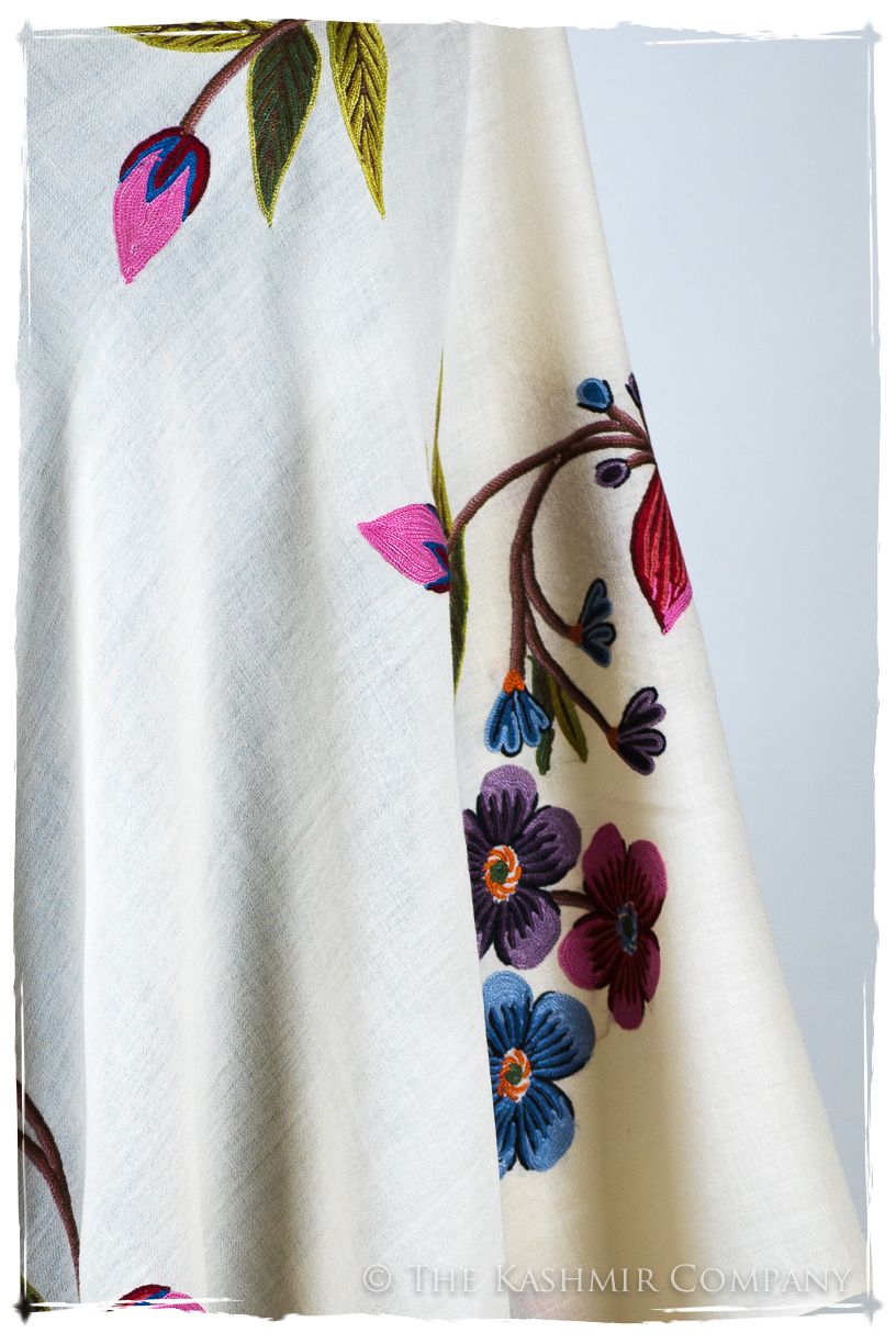 Pauline Je Ne Sais Quoi Shawl