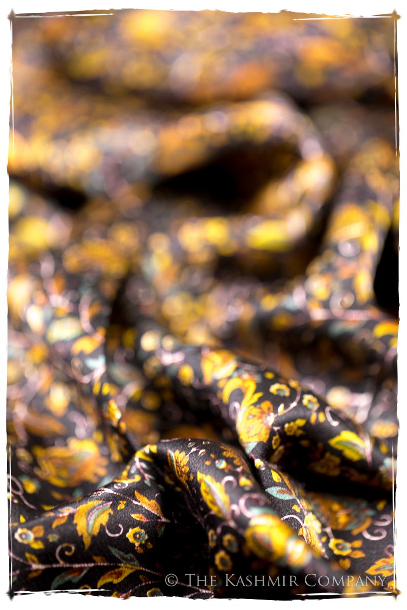 Isabélla of Hainault Cashmere Square Silk Scarf