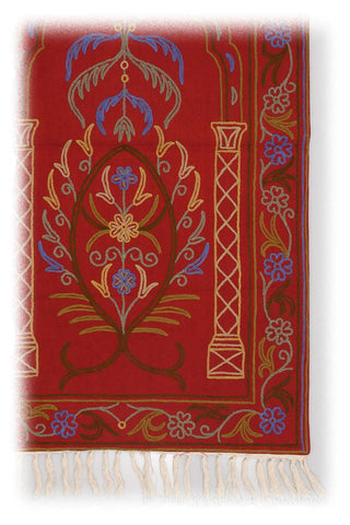 Akbari Arye Prayer Rug / Wall Hanging