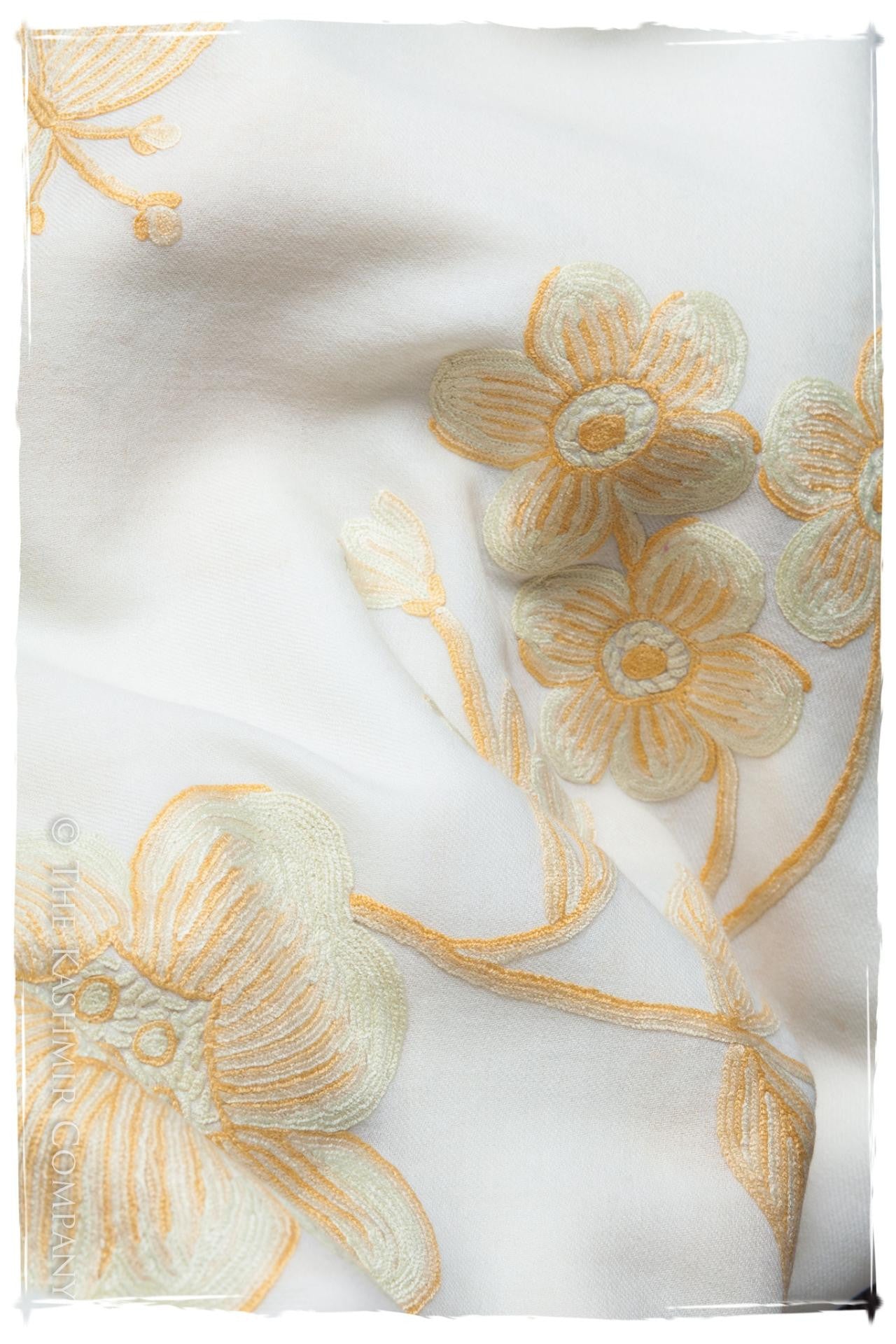 Je Ne Sais Quoi Mimosa Ivory Shawl