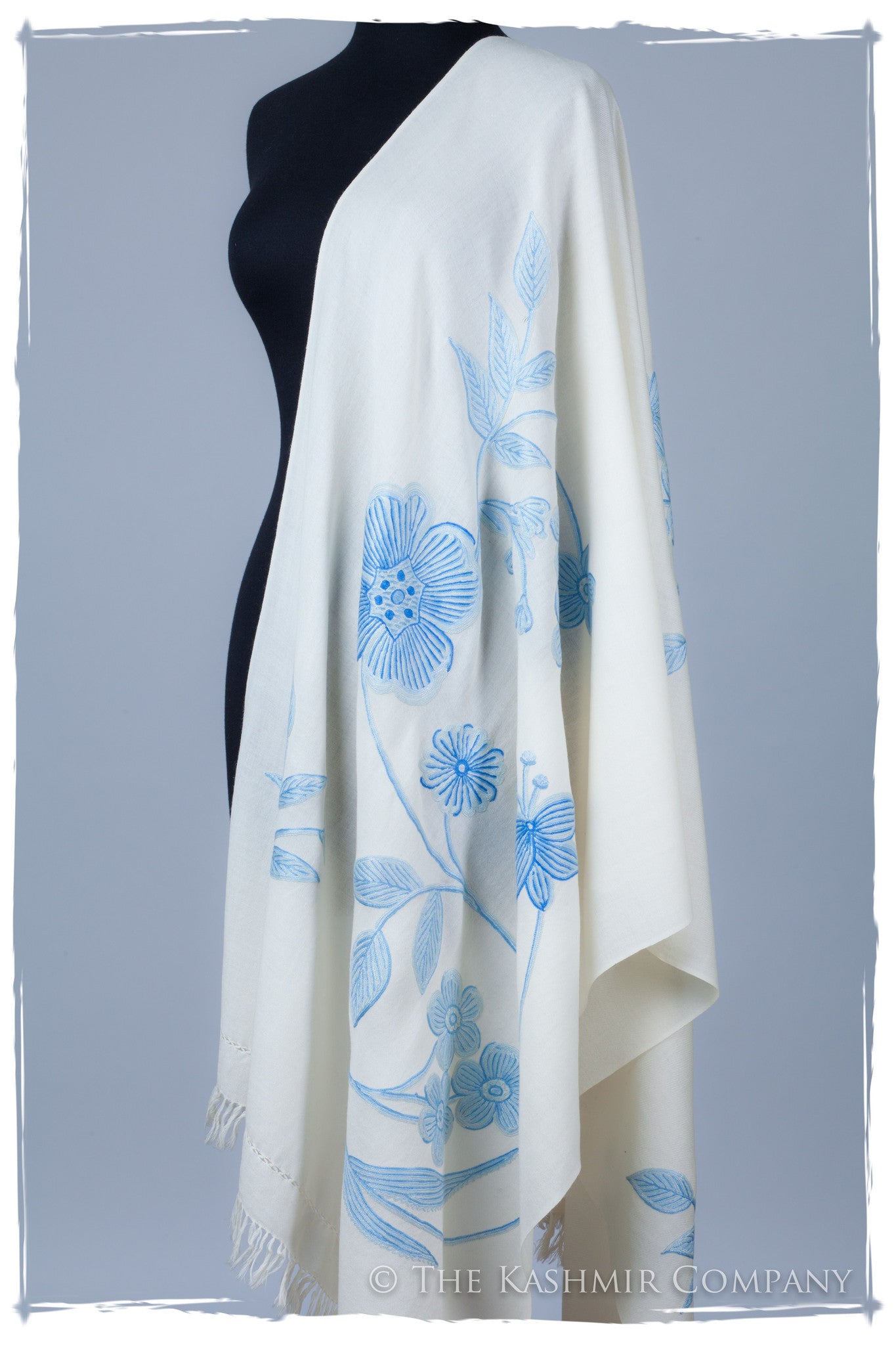 Je Ne Sais Quoi Blue Ivory Shawl