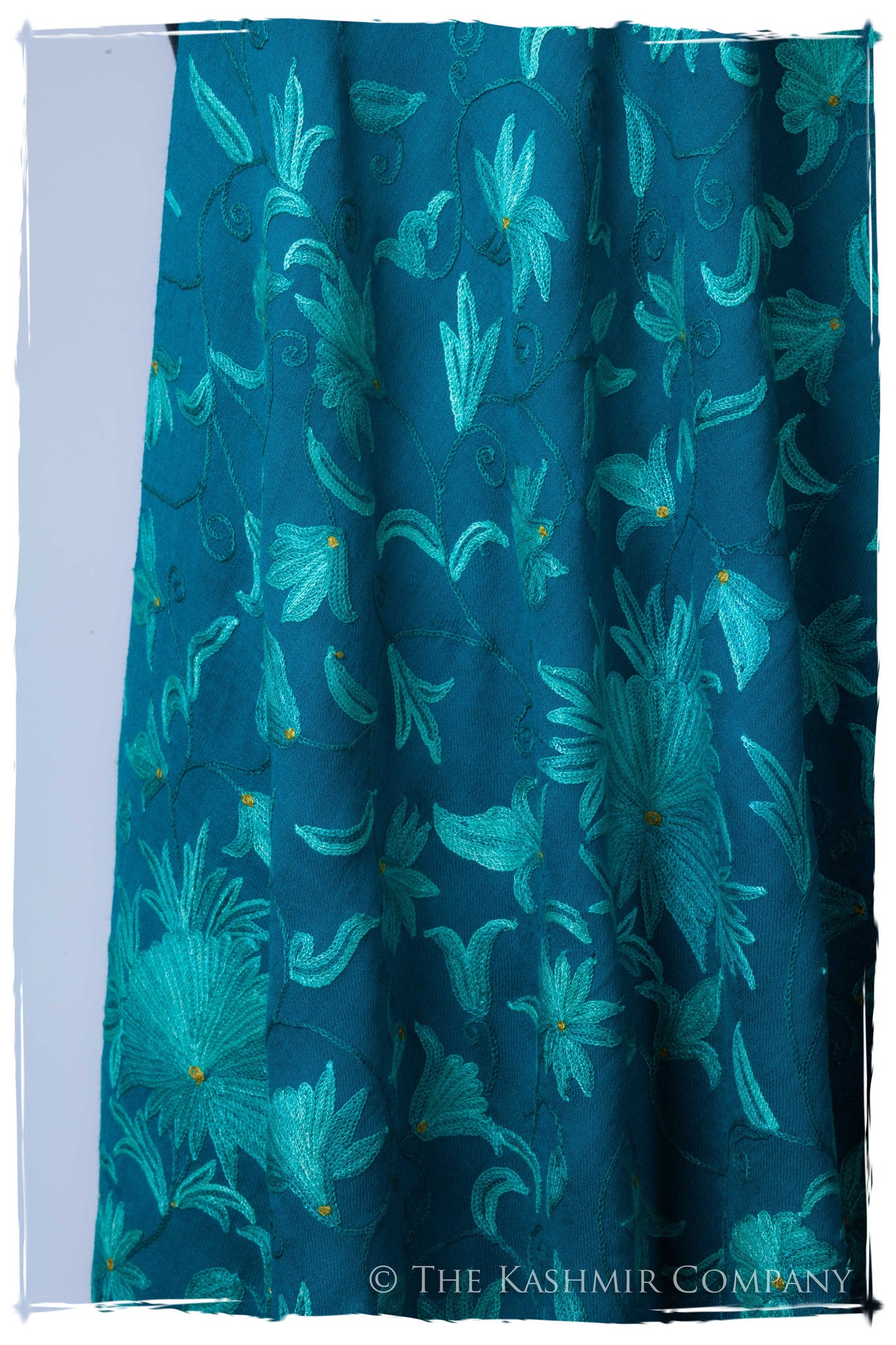 Vignes en Fleurs Port Bleu Antoinette Shawl