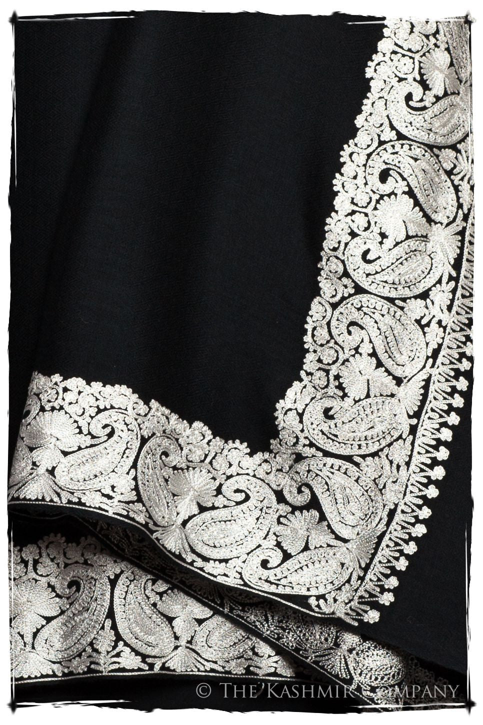 The Sophistiqué Argent Frontière Shawl