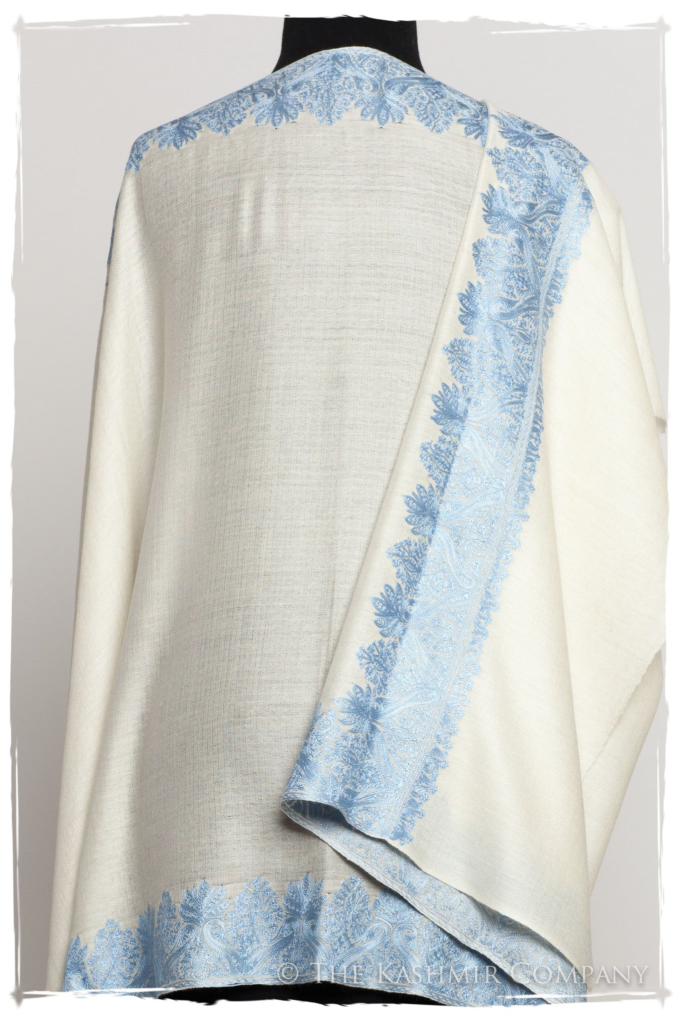 The Sophistiqué Ivoire Bleu Danse Frontière Shawl