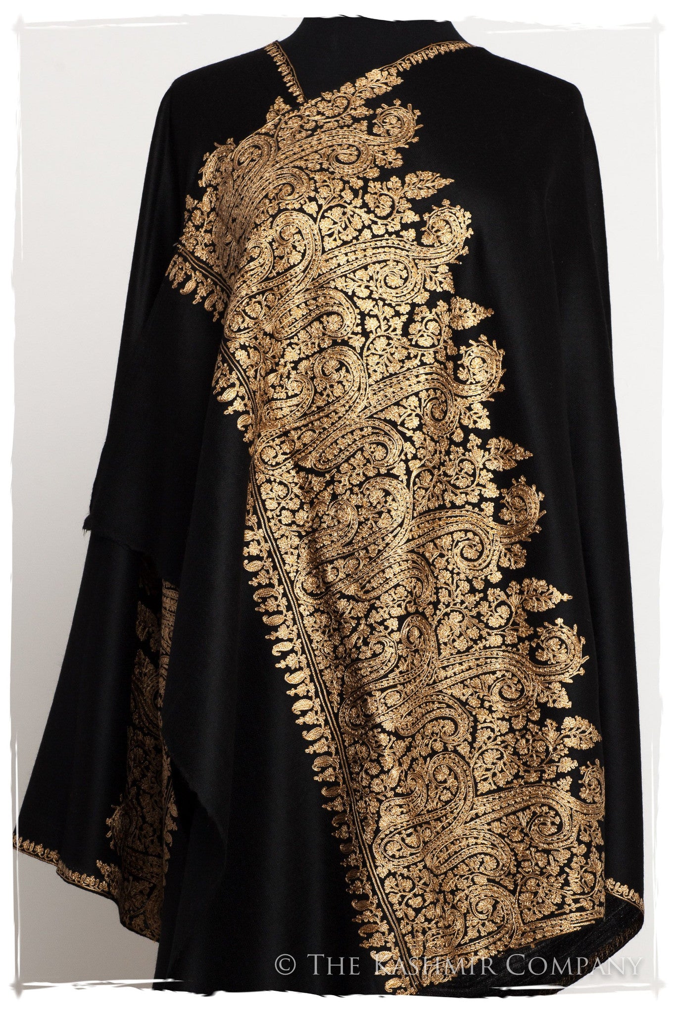 The Sophistiqué Oro Princess Paisley Shawl