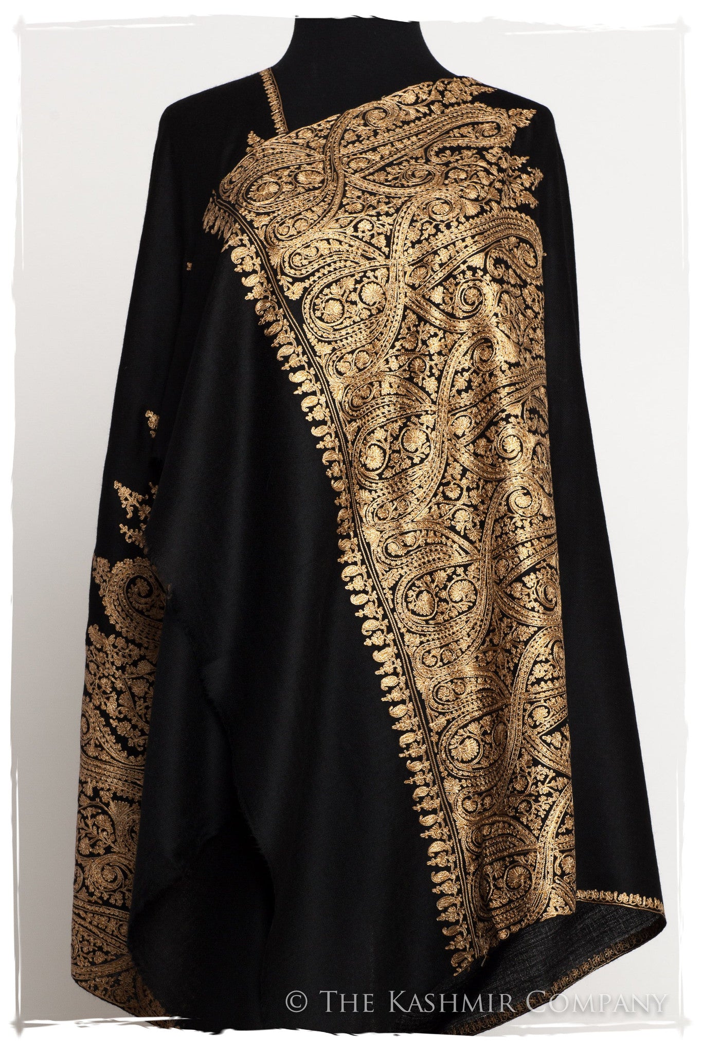The Sophistiqué Oro Reine Paisley Shawl