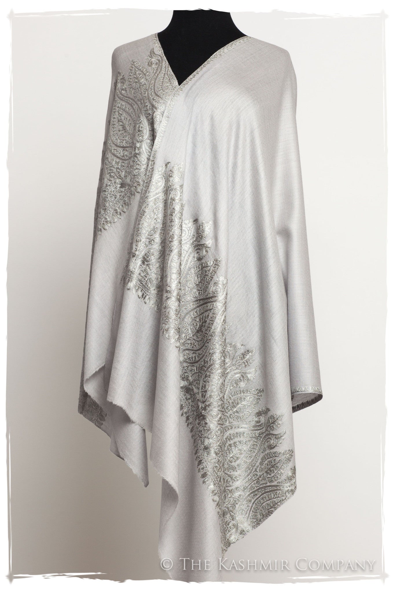 The Sophistiqué Gris Grâce Paisley Shawl