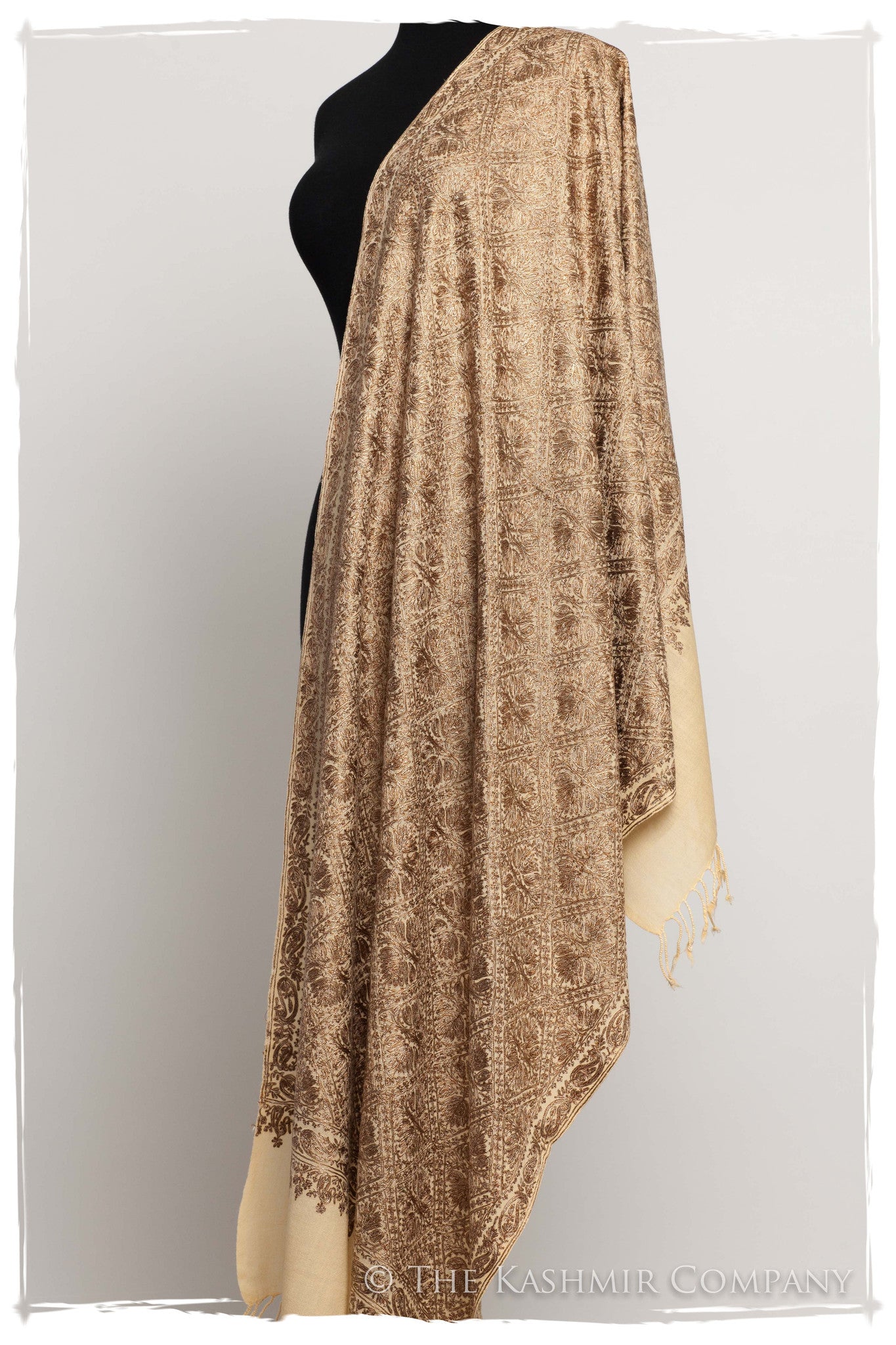 The Célébration Fabuleuse Gold Shawl
