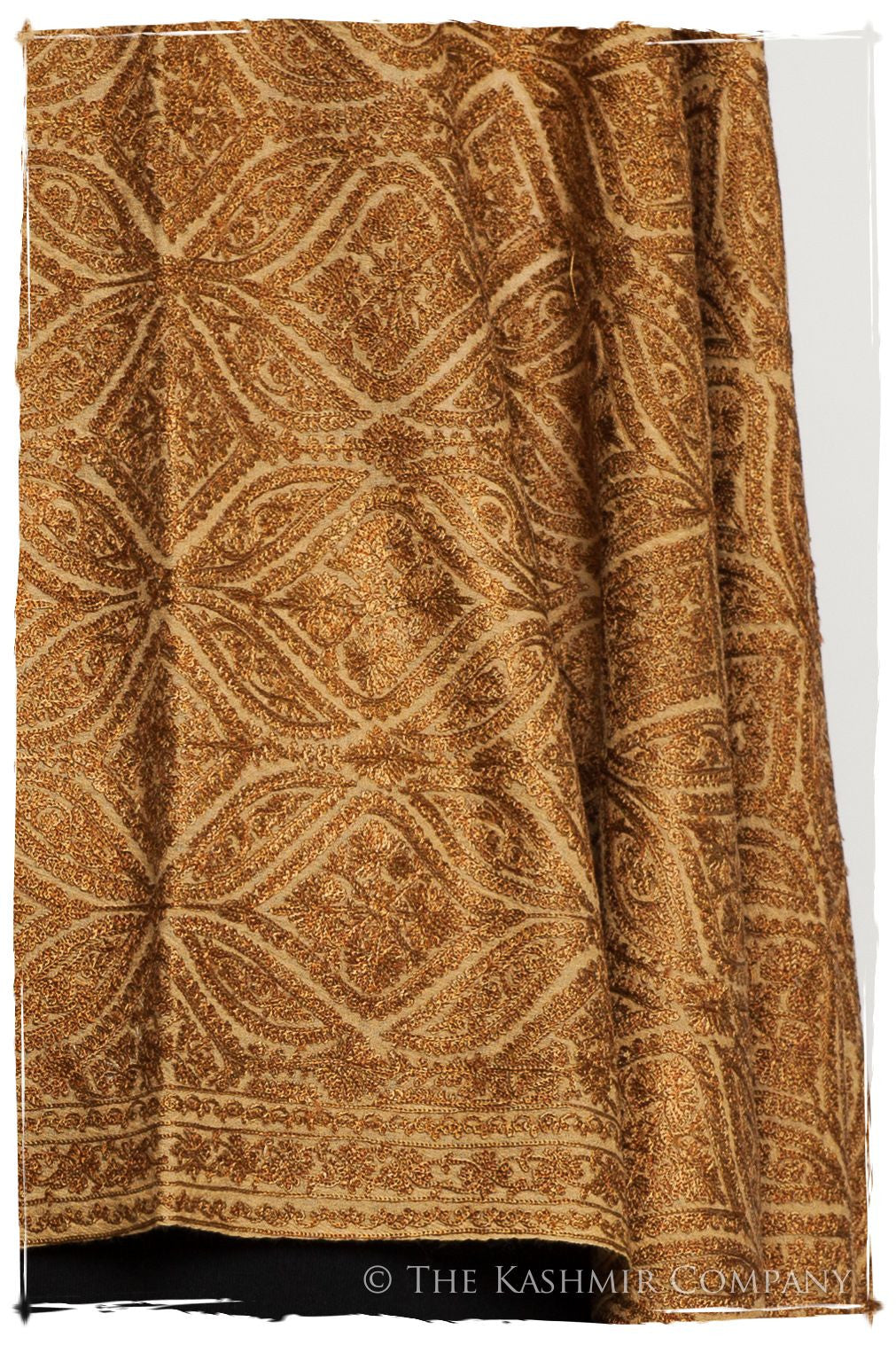 The Célébration Fabuleuse Gold Shawl