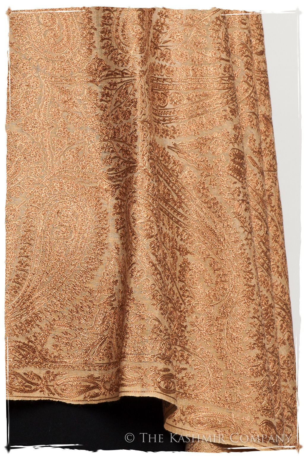 The Célébration Fabuleuse Gold Shawl