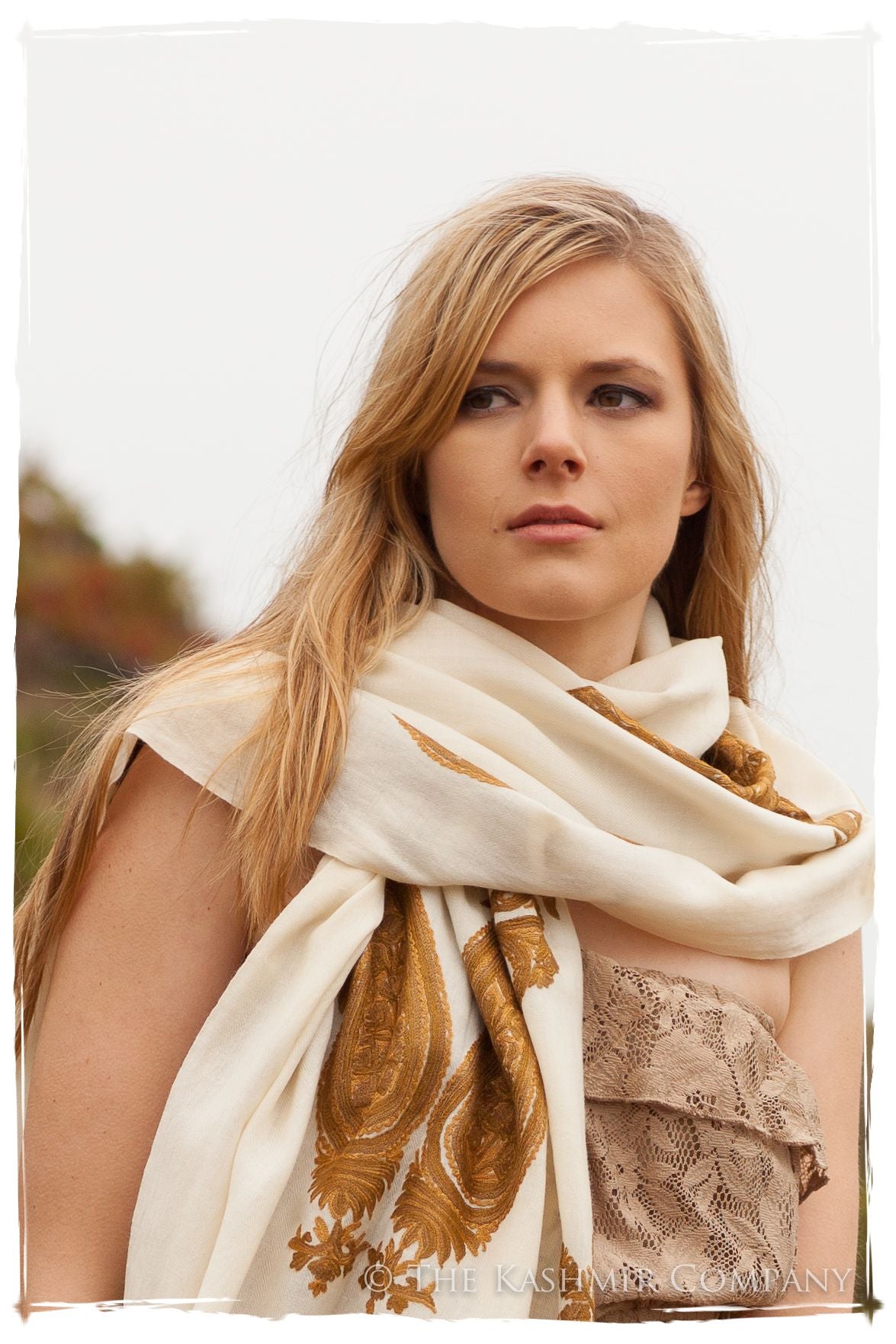 Regal Paisley Oro Verte Shawl