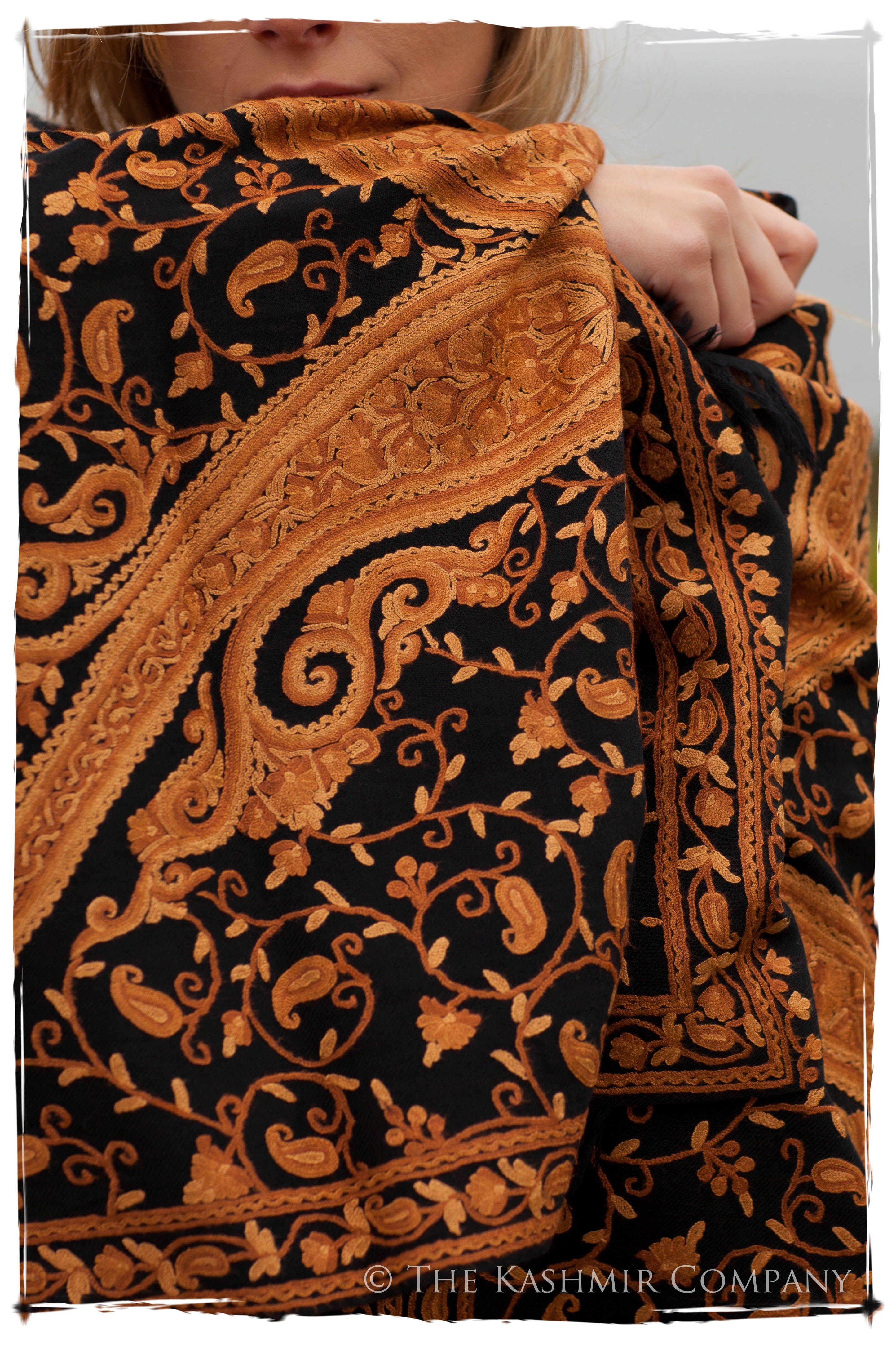Oro de Californie Royale Paisley Shawl