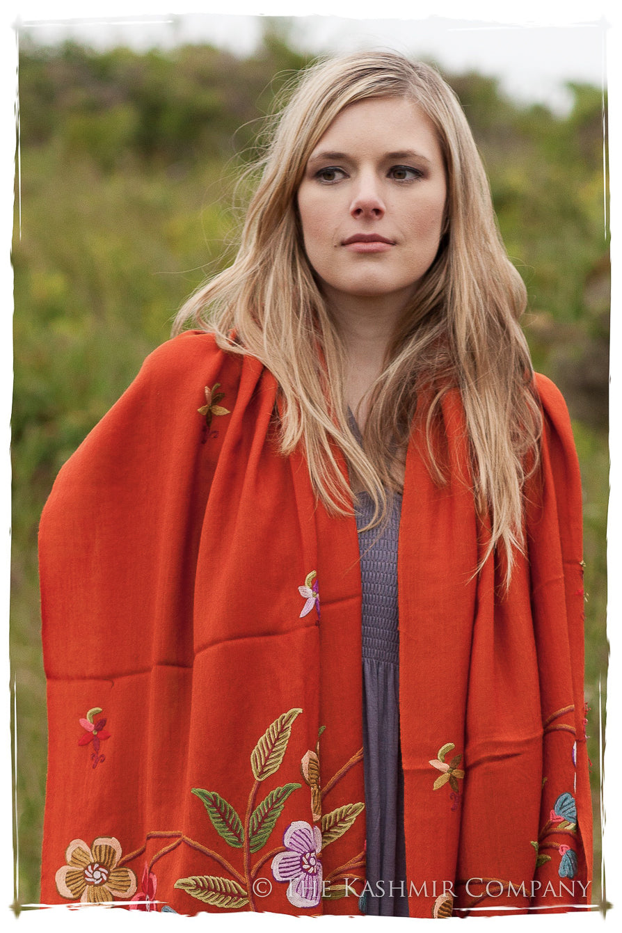 Je Ne Sais Quoi Emberglow Shawl