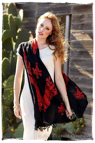Rouge de Paisley Shawl